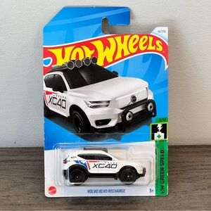 Hot Wheels - Volvo XC40 Recharge - (HW: Green Speed)